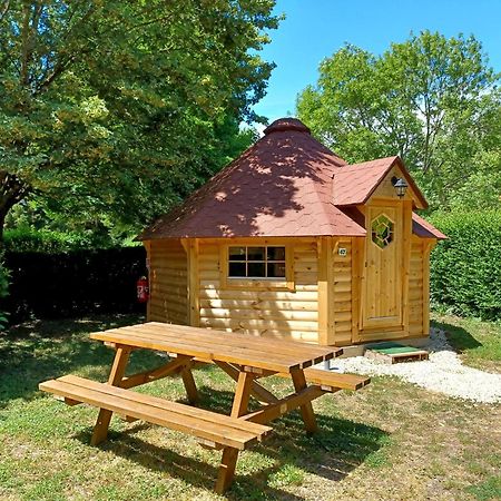 Camping Le Vallage Attigny エクステリア 写真