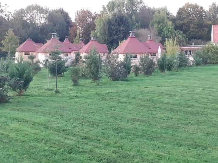 Camping Le Vallage Attigny エクステリア 写真